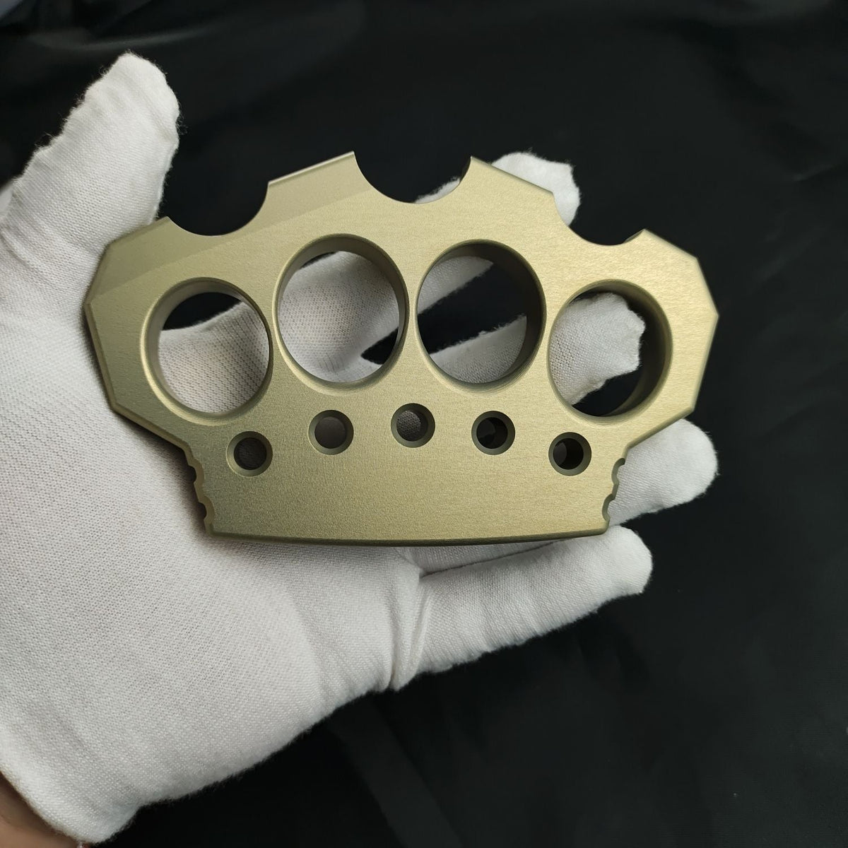 Aluminum Outdoor Creative Black and Gold EDC Knuckle Dutsers