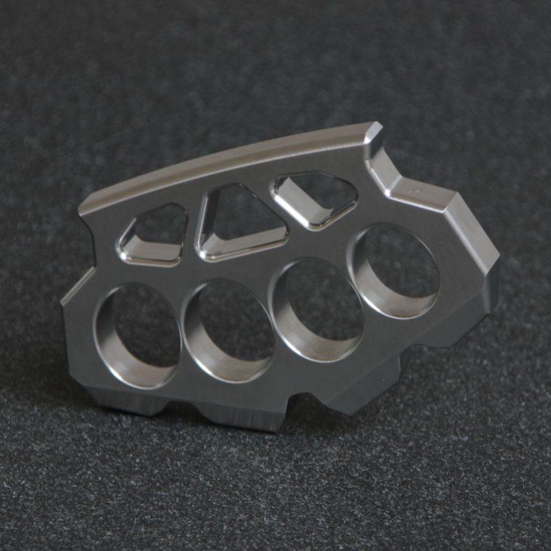 304 Steel Creative Maple Leaf Shape Knuckle Dusters