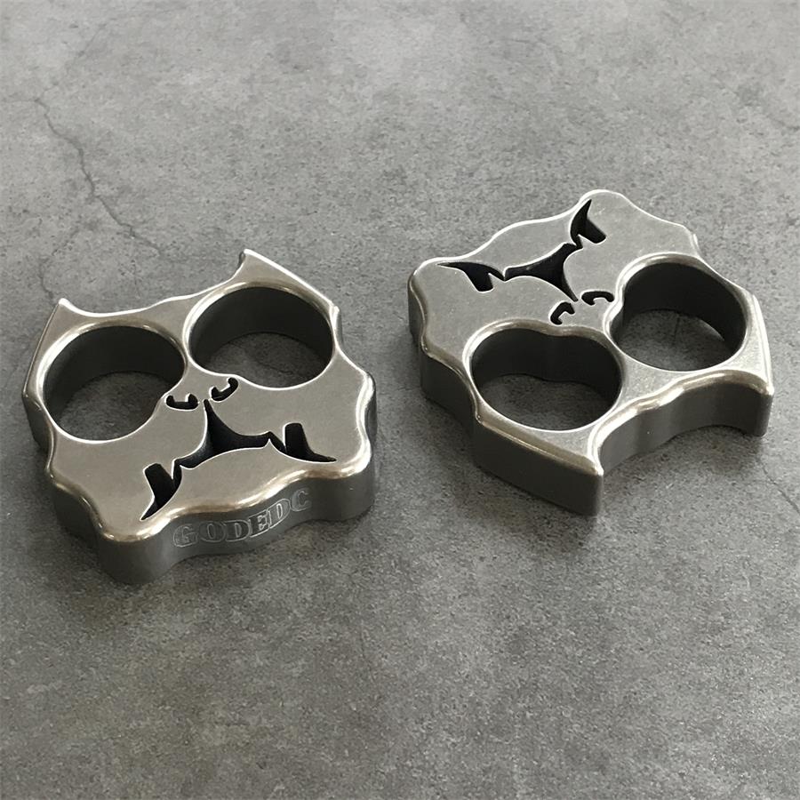 GODEDC Titanium TC21 Dog Head Knuckle Dusters Two Hole Outdoor Tool