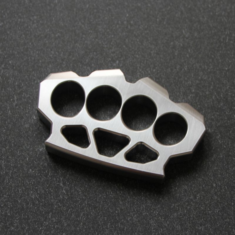 304 Steel Creative Maple Leaf Shape Knuckle Dusters