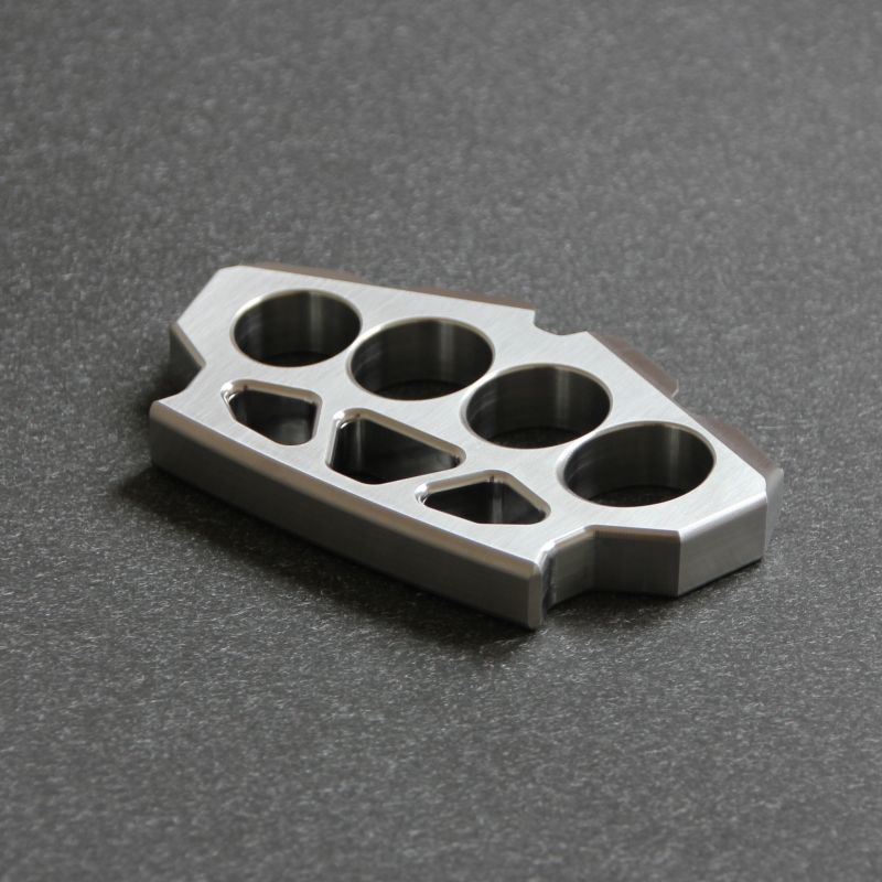 304 Steel Creative Maple Leaf Shape Knuckle Dusters