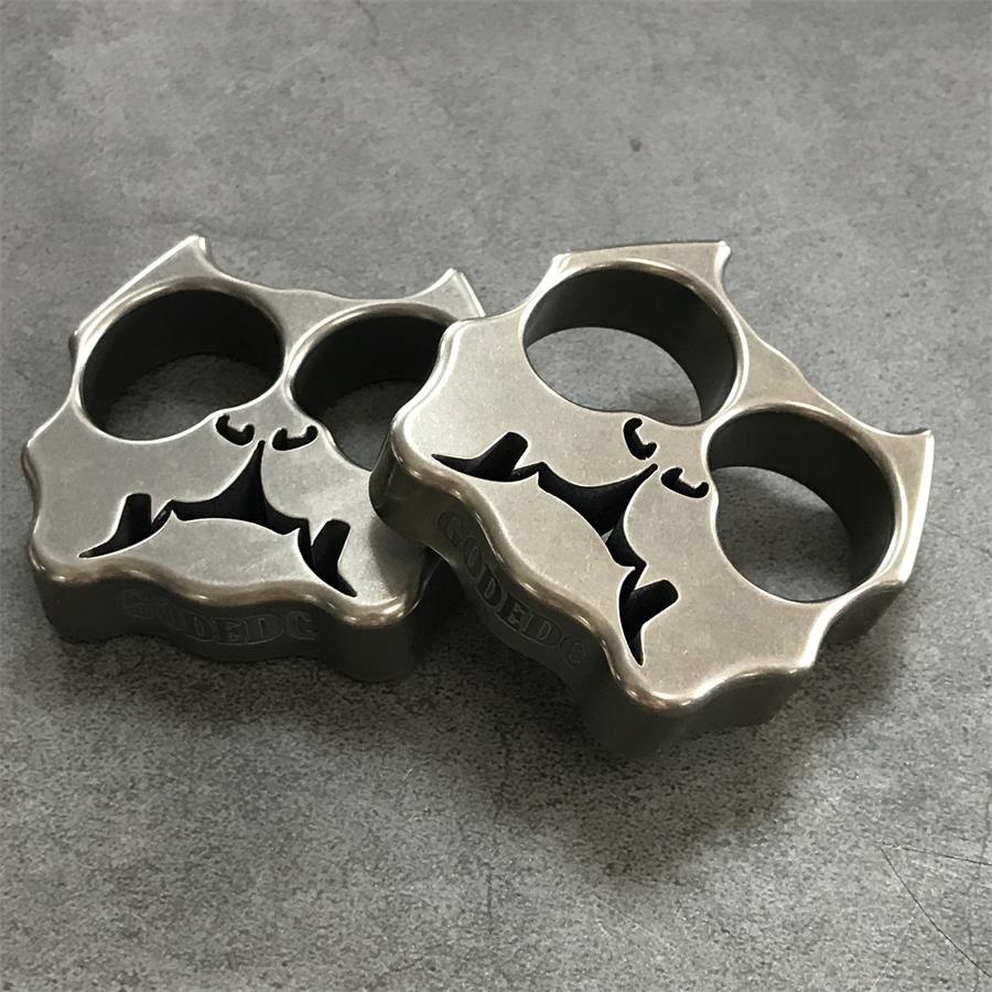 GODEDC Titanium TC21 Dog Head Knuckle Dusters Two Hole Outdoor Tool