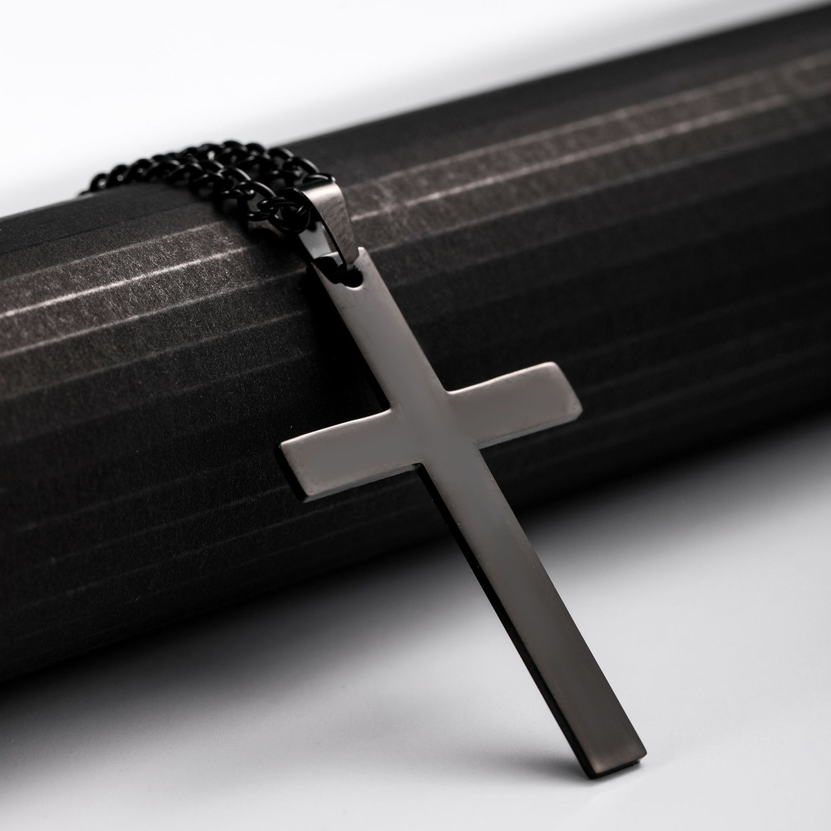 Cross-shaped Smooth Titanium Steel Pendant Necklace Knuckle Dusters