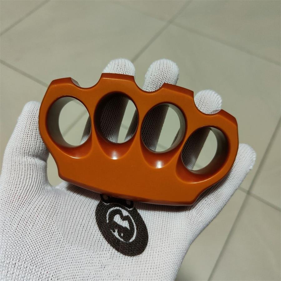 Outdoor Brown Classic Bakelite Knuckle Dusters Light Weight Hand Polishing Tool