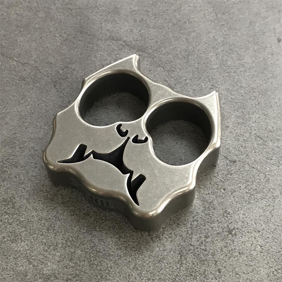 GODEDC Titanium TC21 Dog Head Knuckle Dusters Two Hole Outdoor Tool